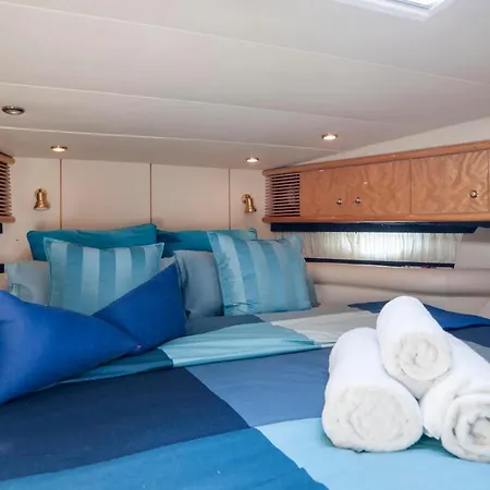Madame B Botel Marbella